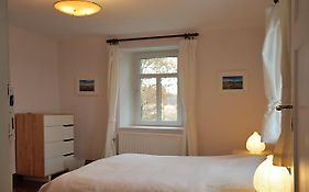 Ruhiges, Gemuetliches Ferienhaus Mit Grossem Garten